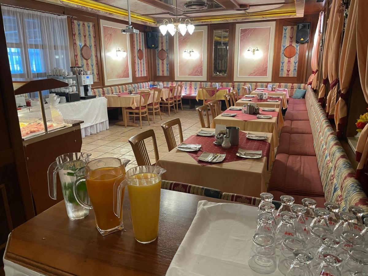 Hotel Restaurant Wallner I Contactless Check-In Sankt Valentin Exterior foto
