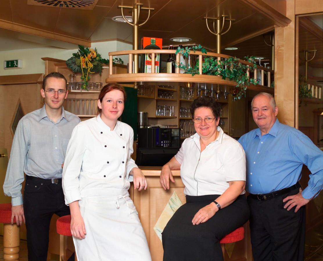 Hotel Restaurant Wallner I Contactless Check-In Sankt Valentin Exterior foto